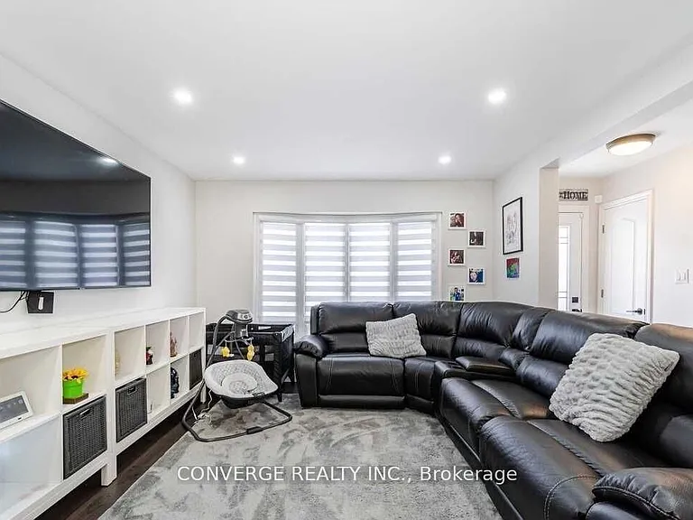 39 Greenwood Cres — Photo 3