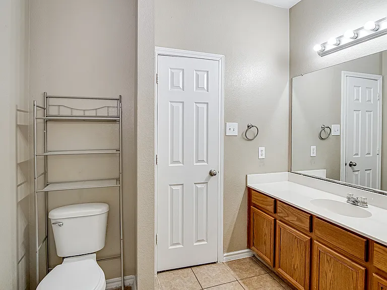 824 Walnut St #824 — Photo 12