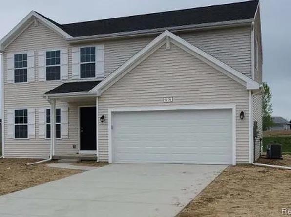 8178 Moonlight Creek Ln, Fowlerville, MI 48836