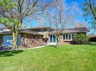 17W106 Elm Ct, Hinsdale, IL 60527