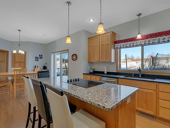 Spacious kitchen/dining area