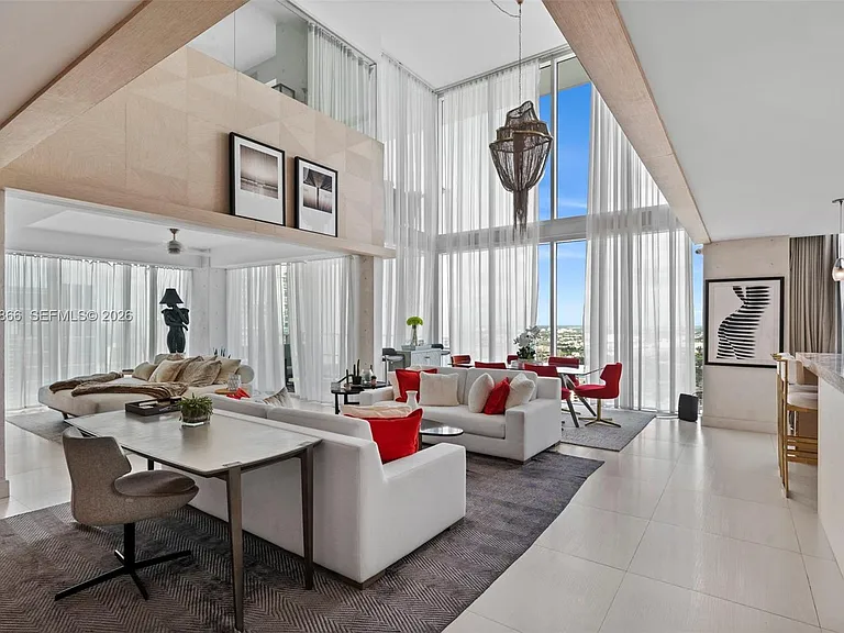 1040 Biscayne Blvd #Penthouse 4607 — Photo 8