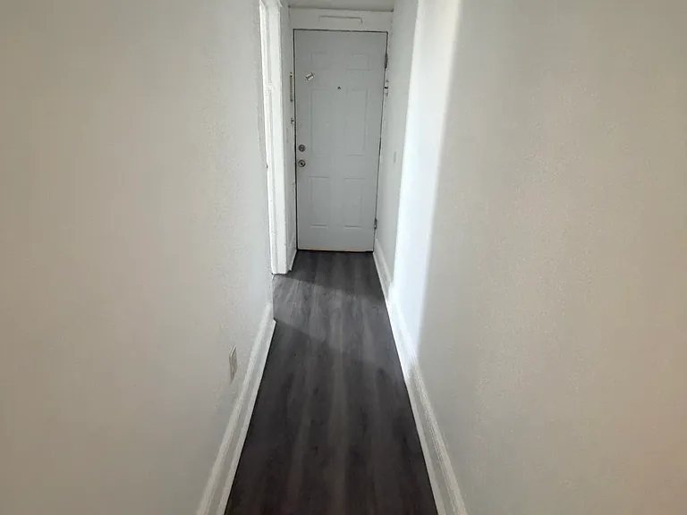 206 60th St #20 — Photo 8