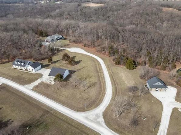 10 Betty Jo Ct, Troy, MO 63379