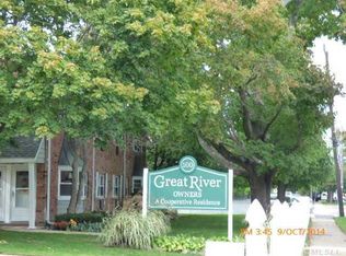 100 Connetquot Ave, East Islip, NY 11730