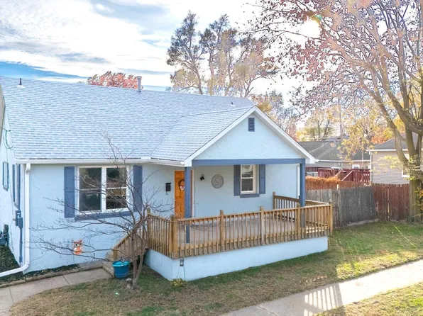 1401 S 6th St, Pekin, IL 61554