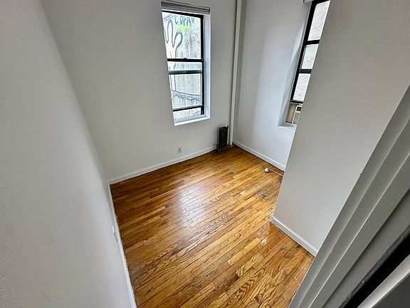 5th image of 86 Stanton St APT 12