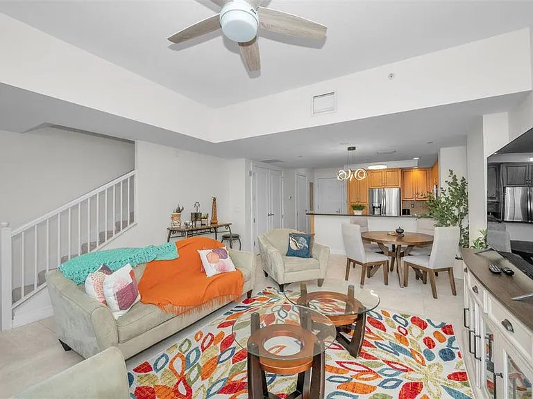 331 Cleveland St #310 — Photo 6