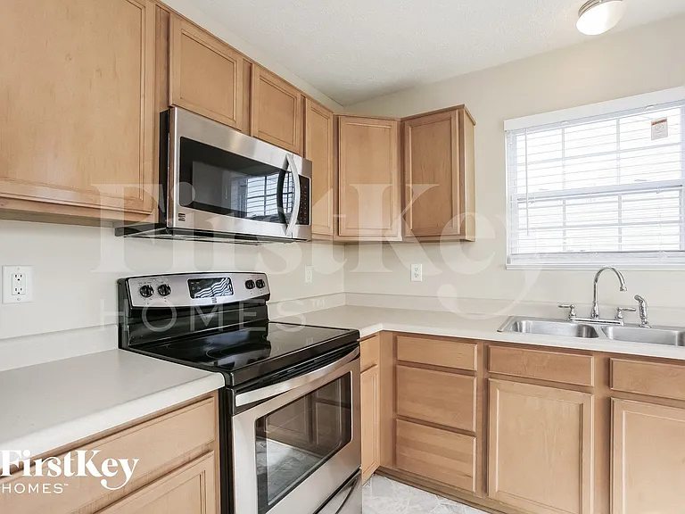 10883 Ashwood Dr — Photo 5