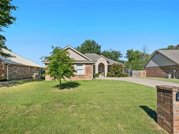 101 S 14th St, Lavaca, AR 72941