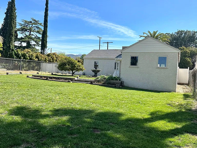 1321 Sapphire Ave — Photo 28