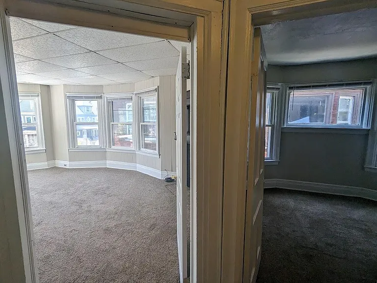 576 Potomac Ave #3 — Photo 2