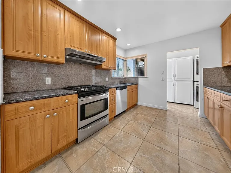 11407 Delano St — Photo 17