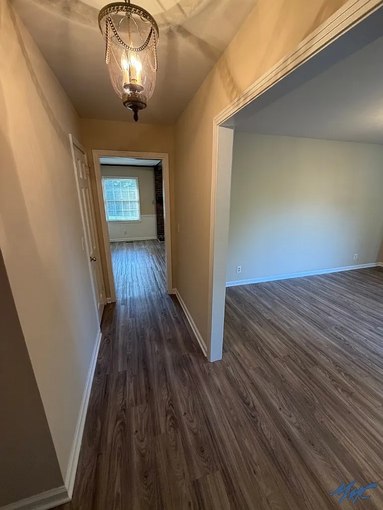 3 bed, 2.0 bath, 1566 sqft, $1,950 — Photo 2