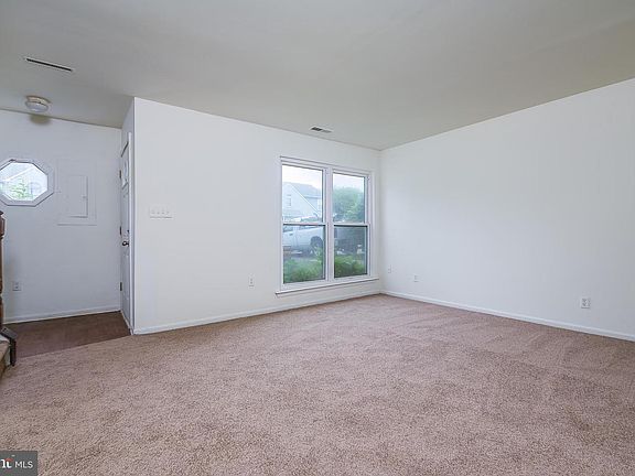 4th image of 109 Germantown Ct