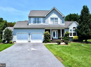 10 Elizabeth Ct, Downingtown, PA 19335