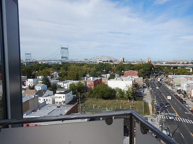 2nd image of 2620 21st St APT 702