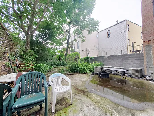 Rented by Rentall Group Inc | media 10