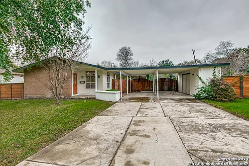 511 E Hathaway Dr Photo 1