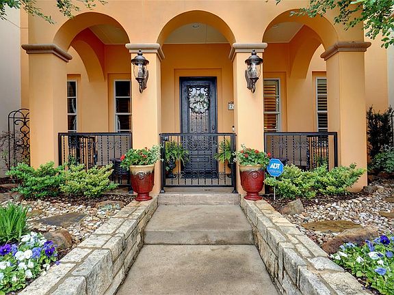 2nd image of 74 Casa Ln