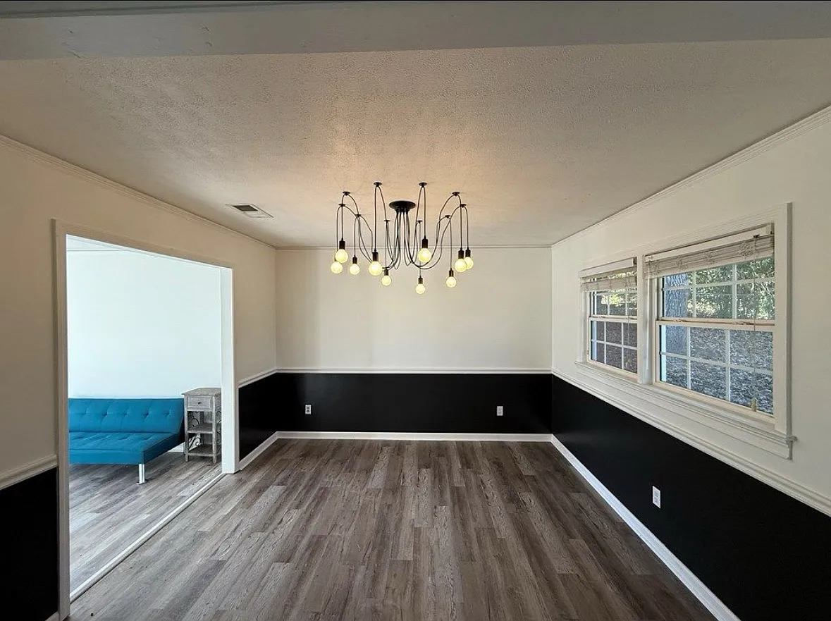 4235 Cheshire Bridge Rd — Photo 3
