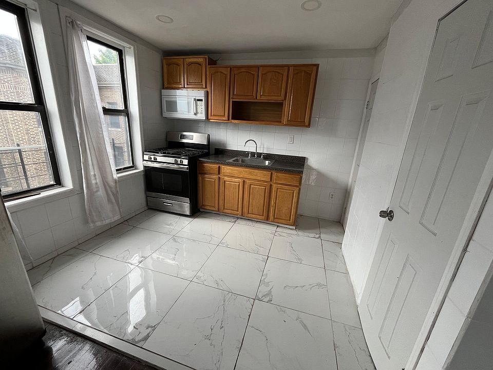 1st image of 49 Milford Ave APT 10