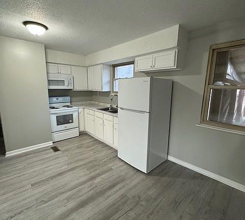 5th image of 1042 Britton Springs Rd