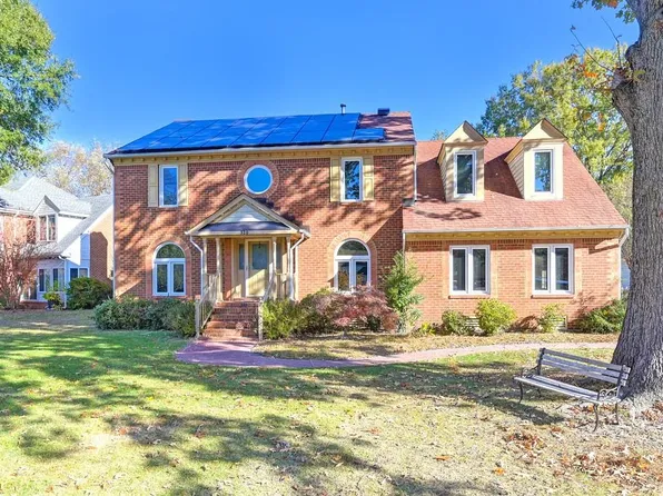 320 Shadowlake Drive, Chesapeake, VA 23320