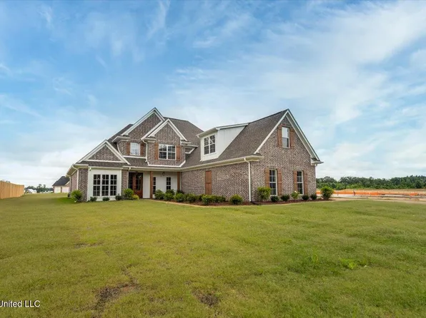 1748 Baisley Dr, Nesbit, MS 38651