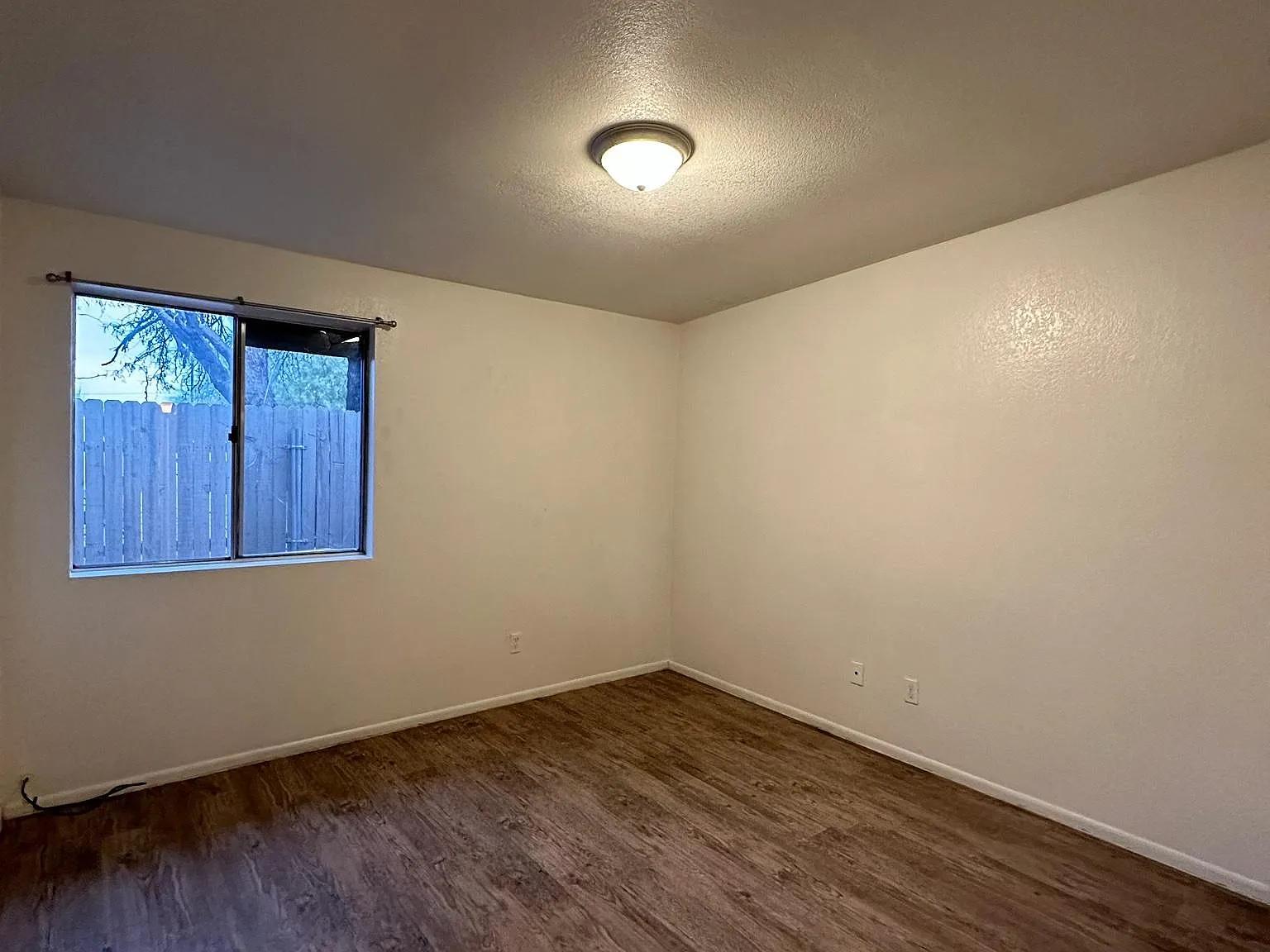 2 bed, $990 — Photo 4