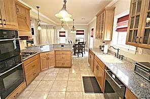 4th image of 620 Oak Tree Rd