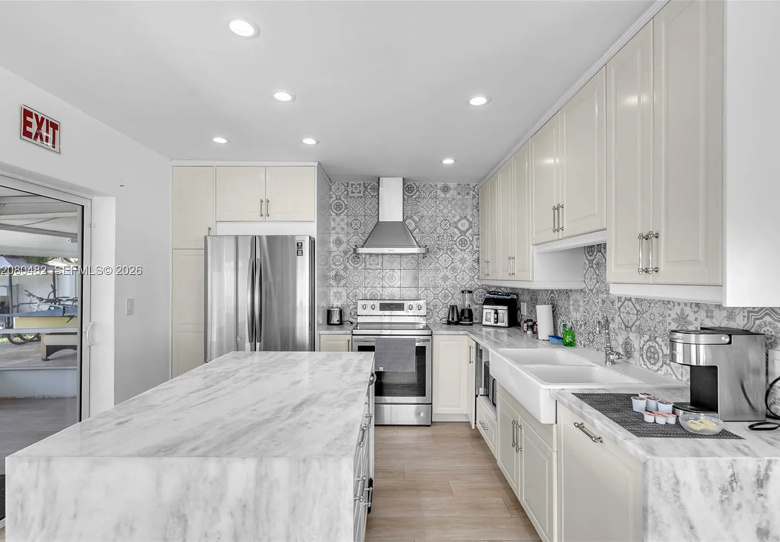 Hollywood Lakes Section — Photo 3