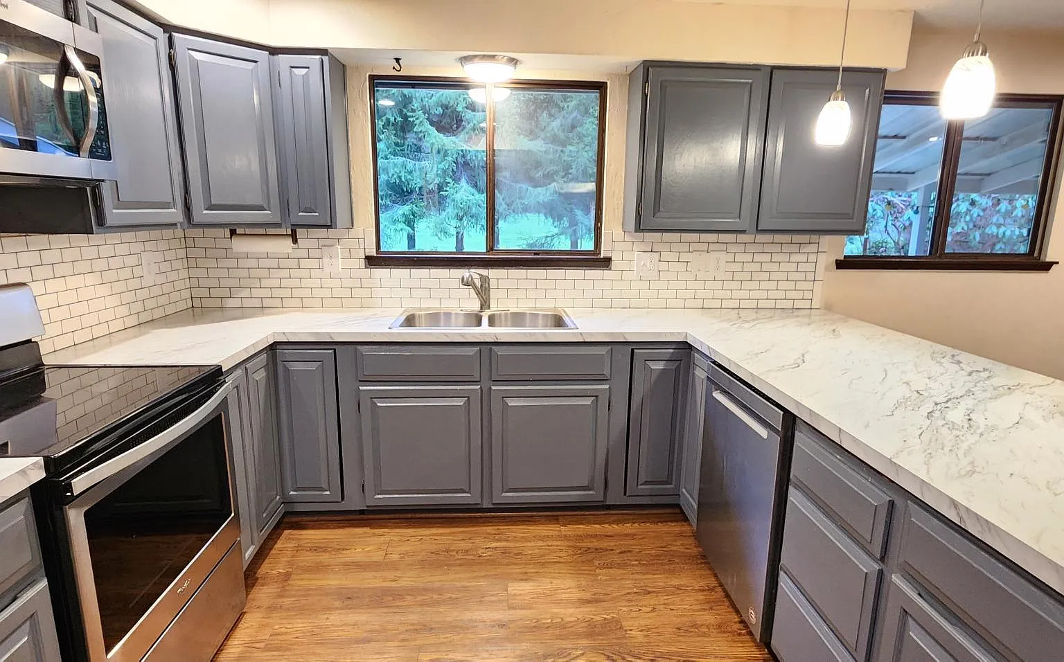 3 bed, 1828 sqft, $2,700 — Photo 4