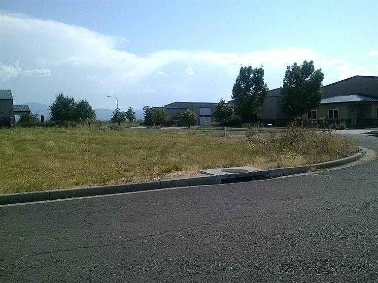 1st image of 4796 Airway Dr