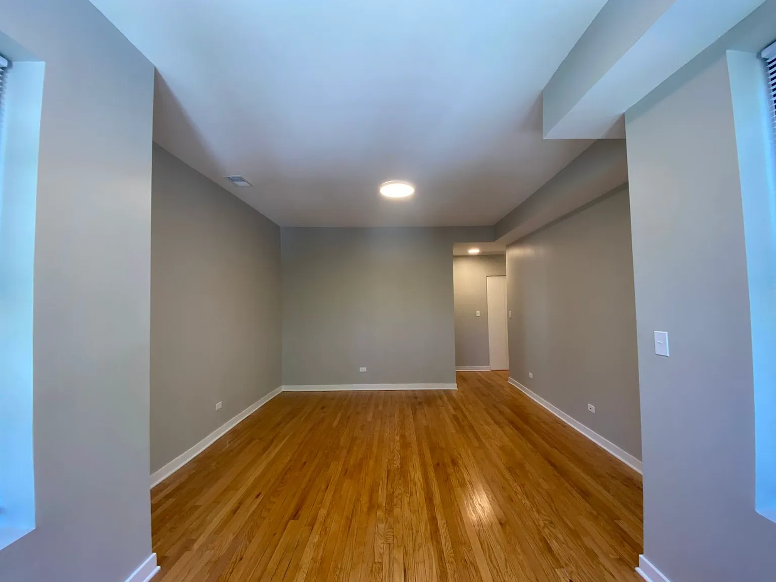 2 bed, 850 sqft, $2,100 — Photo 4