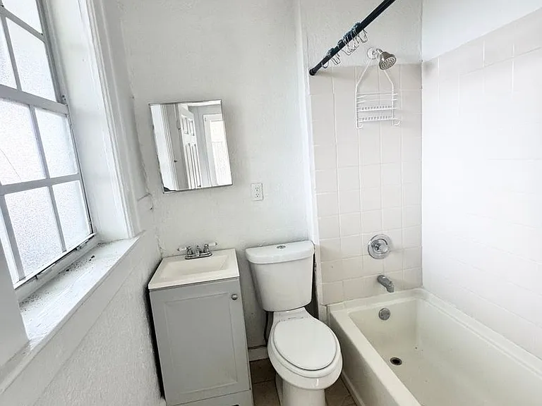 704 Cordova Dr #7 — Photo 13