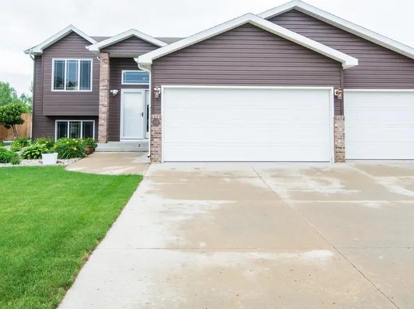 4425 Westport Pkwy, West Fargo, ND 58078