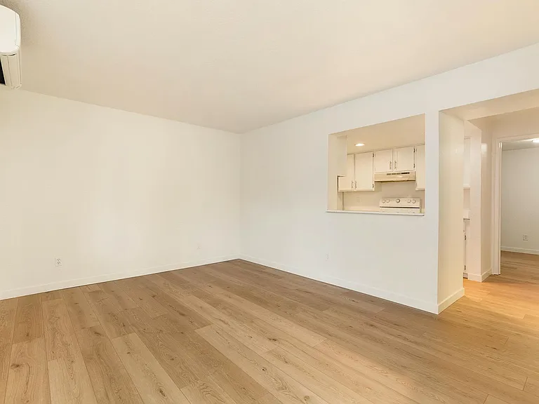 Crestwood Place — Photo 16