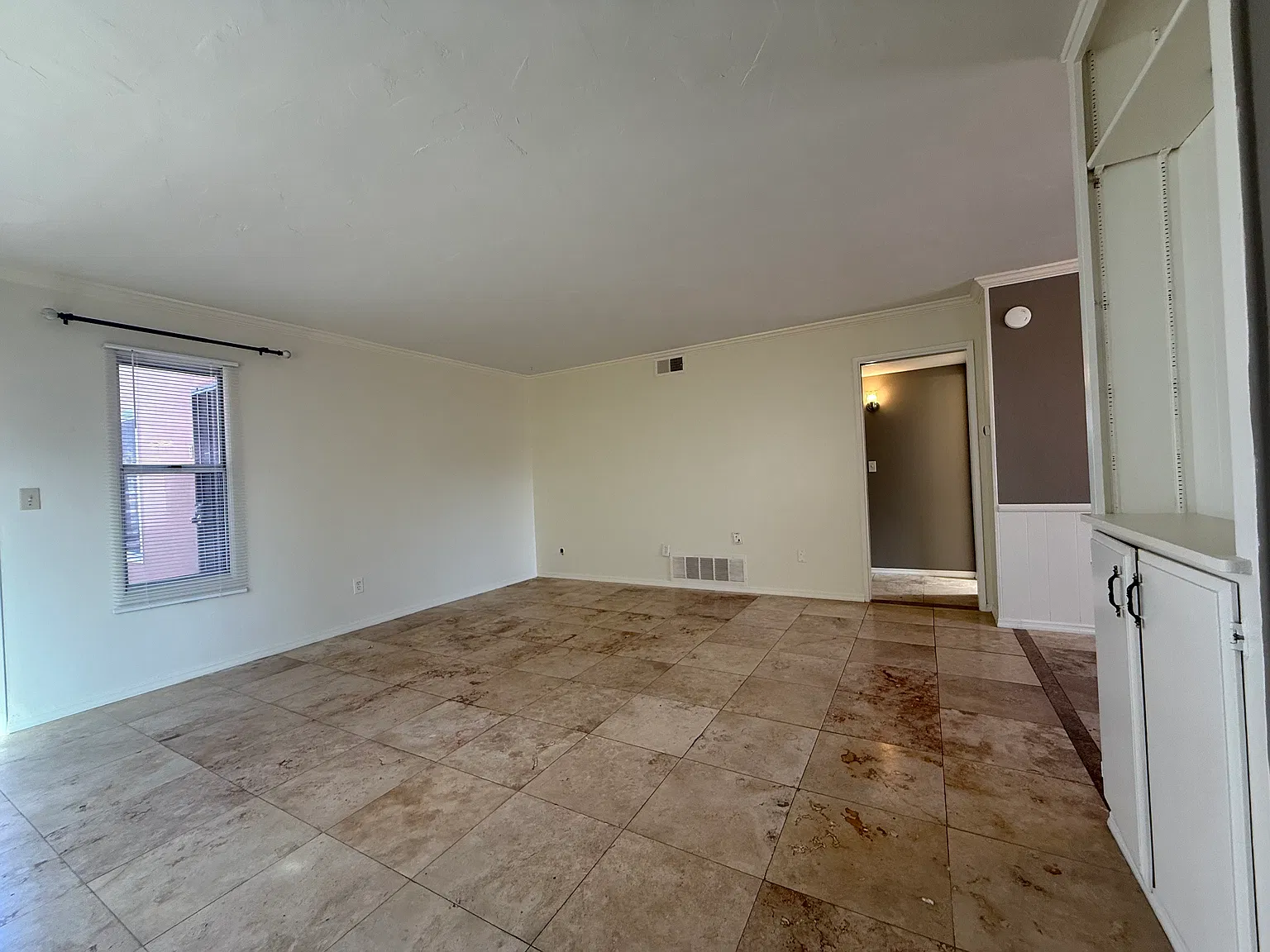 2 bed, 900 sqft, $2,695 — Photo 3