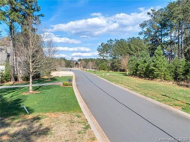 1st image of 3205 Ashwood Park Dr