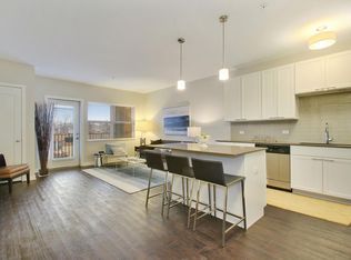 Midtown Square Apartments, Glenview, IL 60025