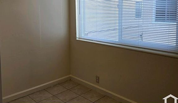 2nd image of 690 Richmond Ave #4