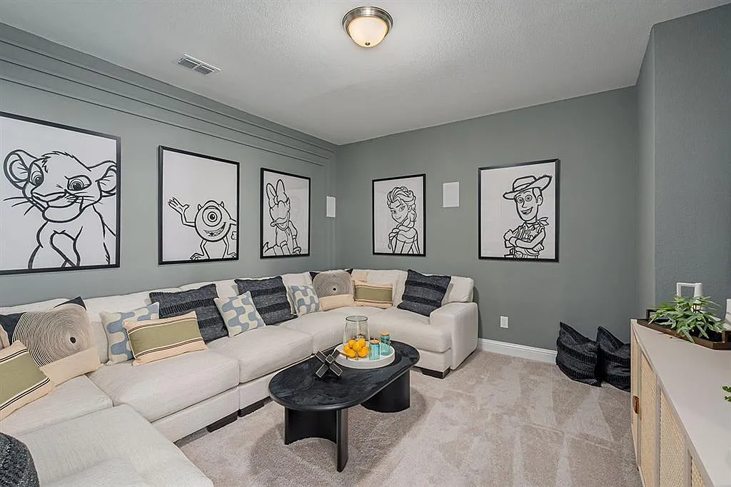 4 bed, 2309 sqft, $3,500 — Photo 2
