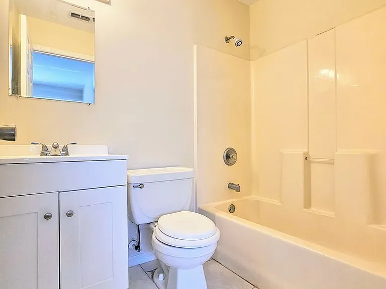 4916 Leonard Blvd S — Photo 17