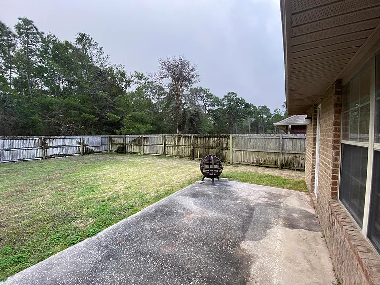 1810 Twin Pine Blvd — Photo 51