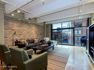 400 W Ontario St APT 504, Chicago, IL 60654
