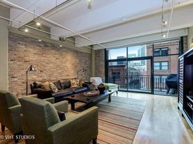 400 W Ontario St