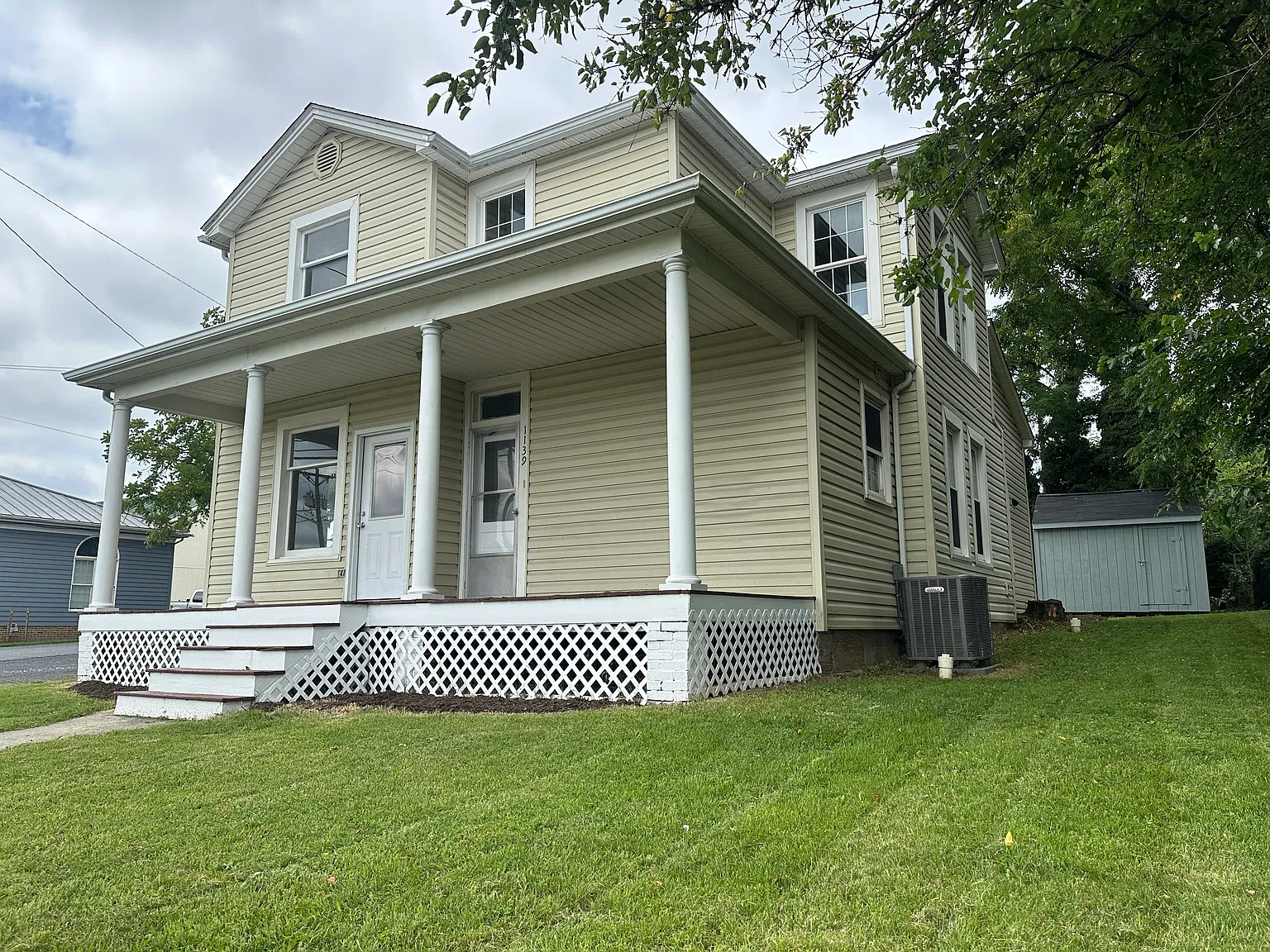 4 bed, 1810 sqft, $2,100 — Photo 2