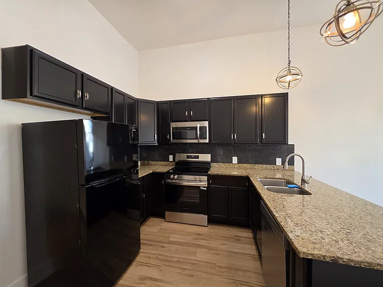 2624 Palmyra St #2624 — Photo 8