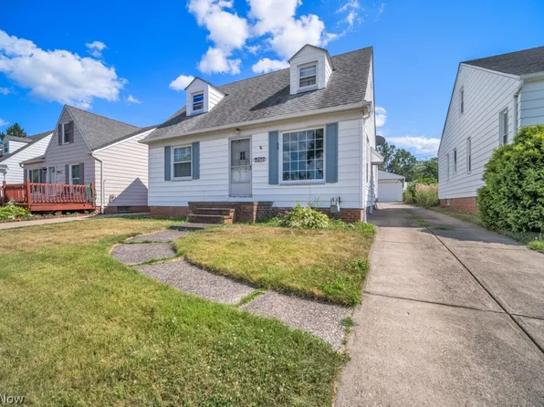 5907 Allanwood Dr, Cleveland, OH 44129